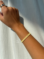 Handgemachtes Perlenarmband lemon fine & subtle getragen