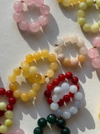 Handgemachte Perlenringe aus Naturstein happy the label
