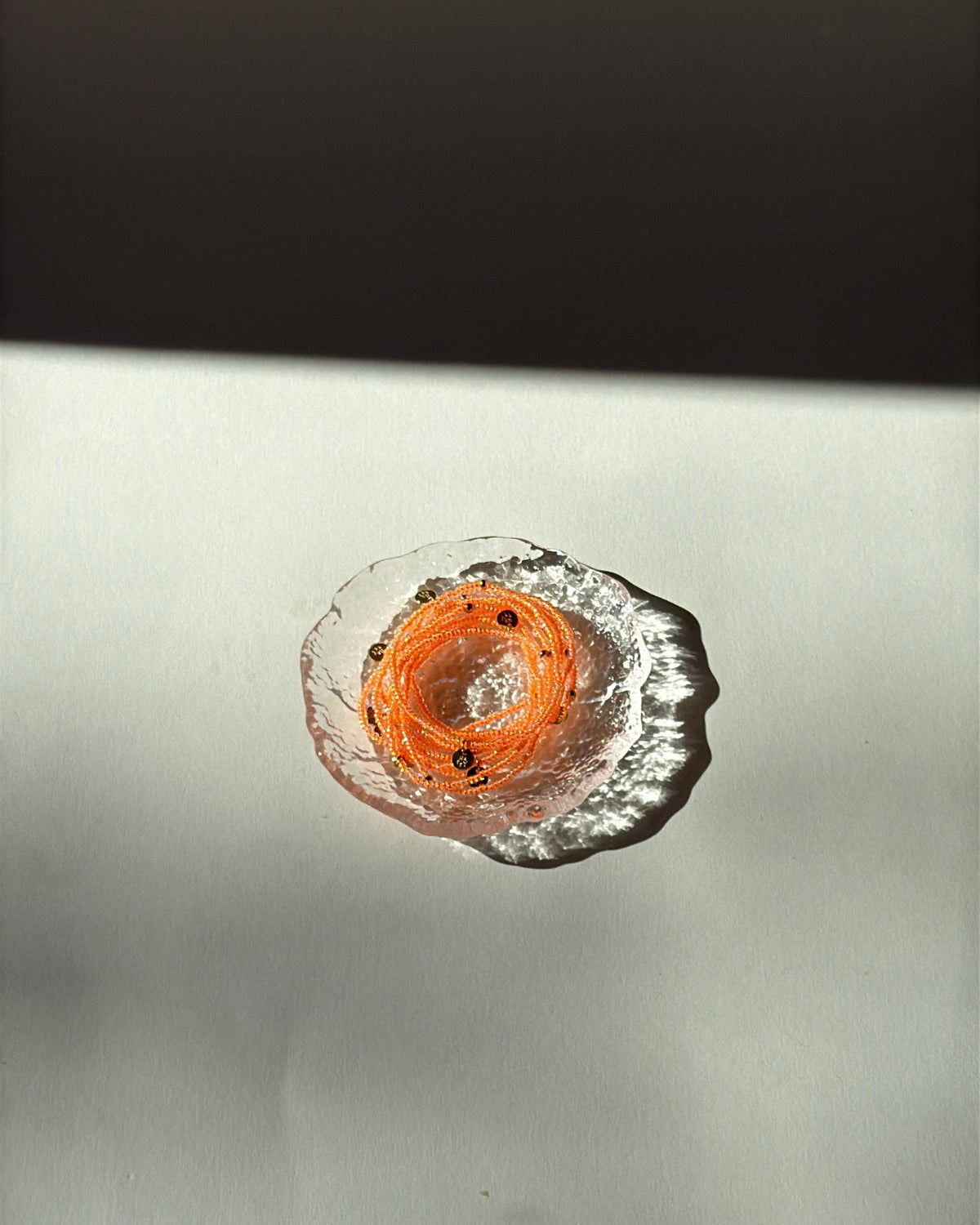 Handgemachtes Perlenarmband soft orange happy the label